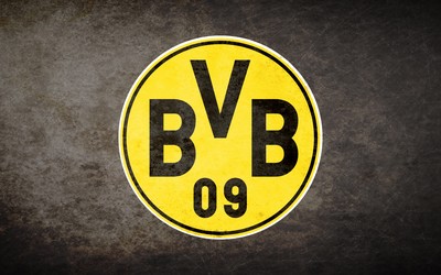 浩瀚体育动态-安德里希任意球打在人墙上弹出界外